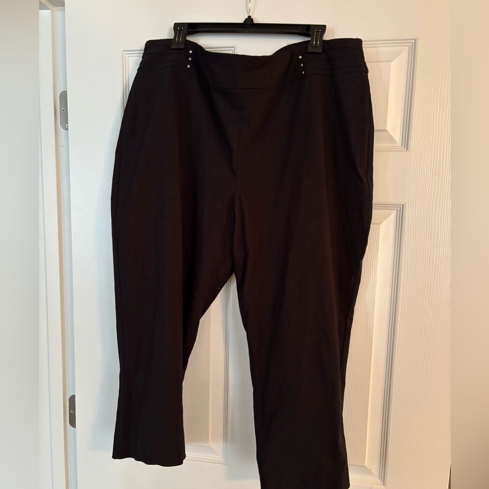 JM Collection Classic Black Cropped Pant